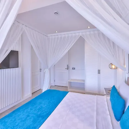 Jasmine Hotel *